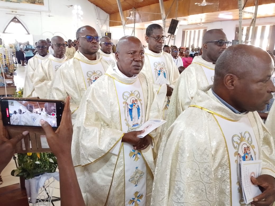 JUBILÉ D’OR SACERDOTAL DU RÉVÉREND PÈRE PIERRE ABLÉ DAGO